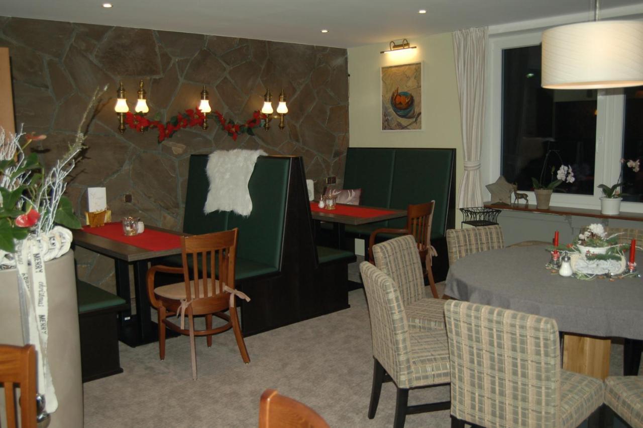Hotel-Ferienwohnungen Cafe Maarblick Schalkenmehren Dış mekan fotoğraf