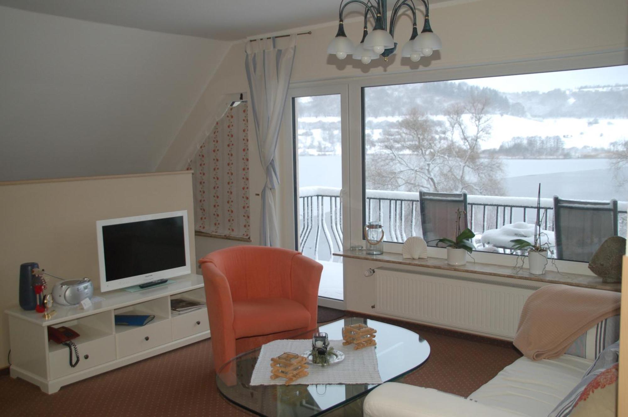 Hotel-Ferienwohnungen Cafe Maarblick Schalkenmehren Oda fotoğraf
